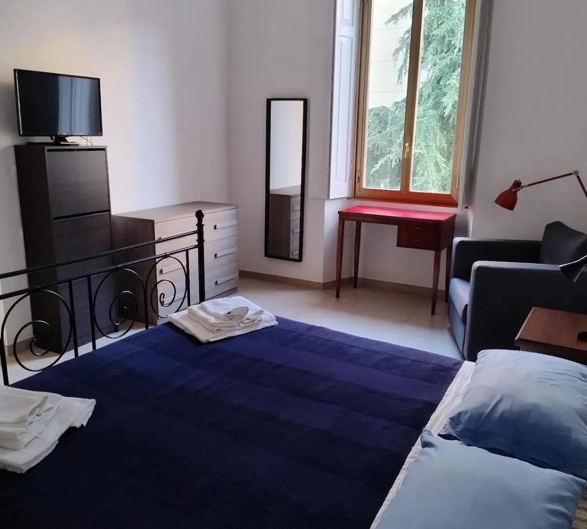 Renovated Apartment Near Metro And Station - Bnb Laurana Milánó