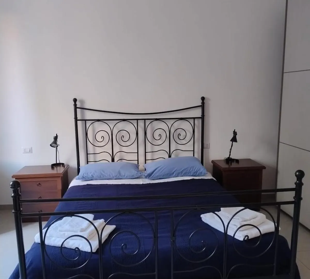 Renovated Apartment Near Metro And Station - Bnb Laurana Milánó