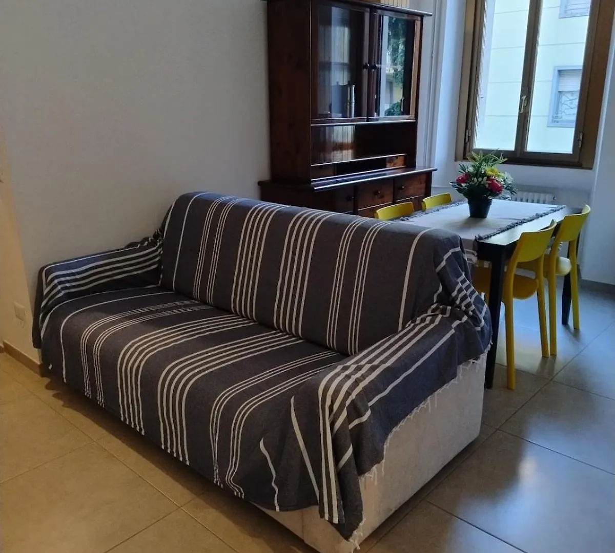 Renovated Apartment Near Metro And Station - Bnb Laurana Milánó