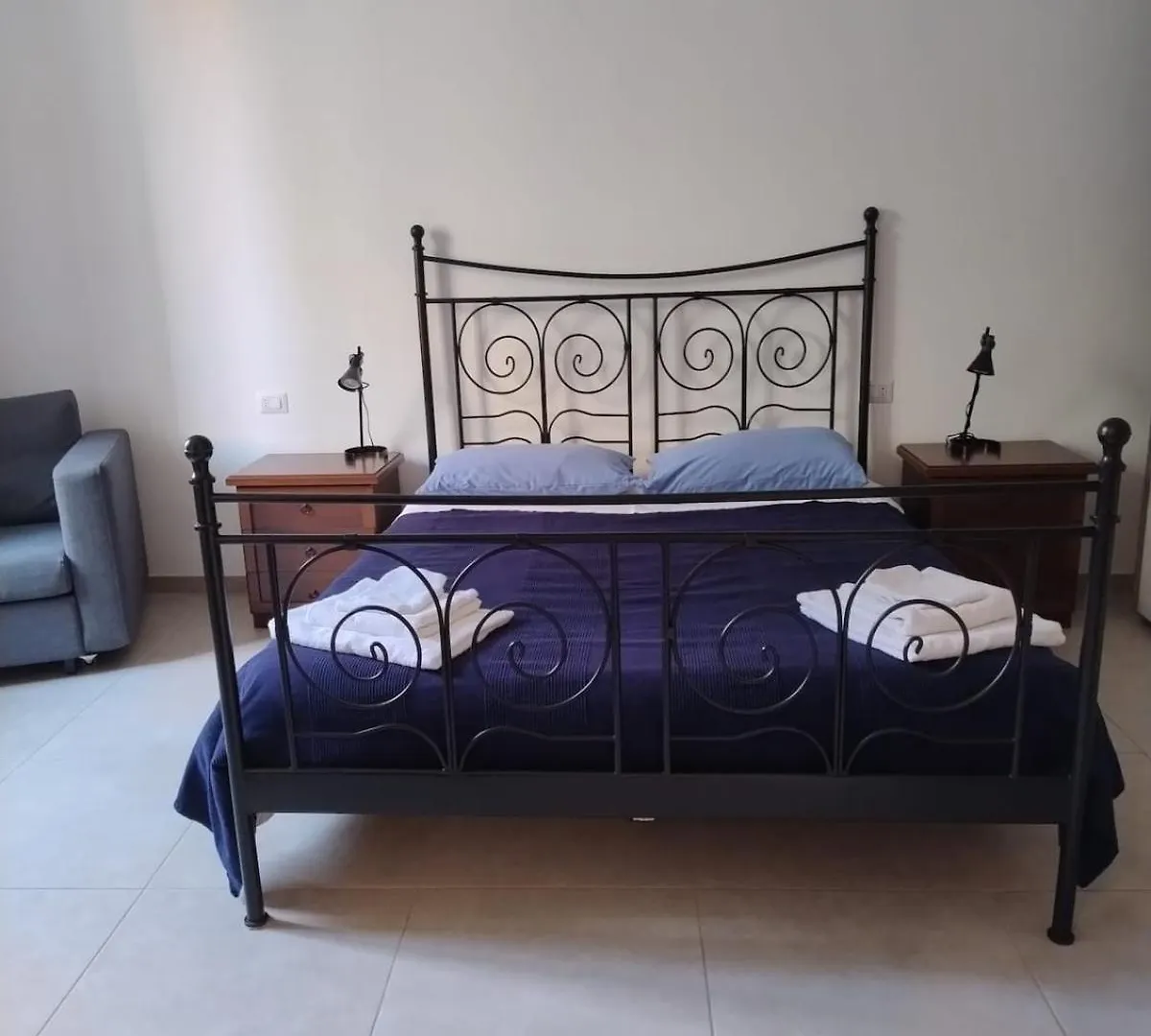 Renovated Apartment Near Metro And Station - Bnb Laurana Milánó Olaszország